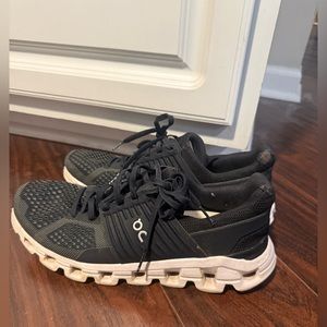 On cloud Womens size 9